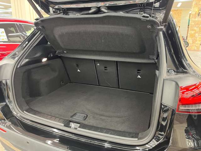 Mercedes-Benz GLA-Class 11