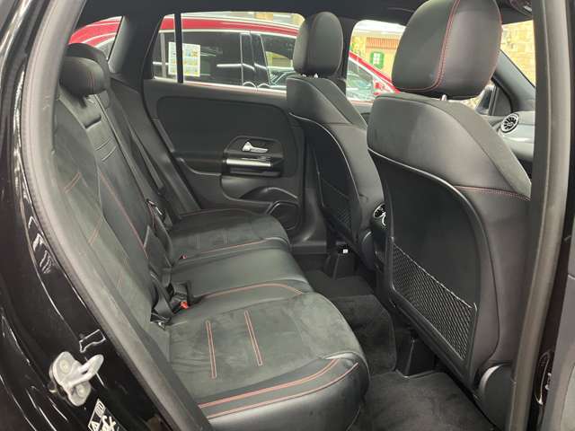 Mercedes-Benz GLA-Class 10