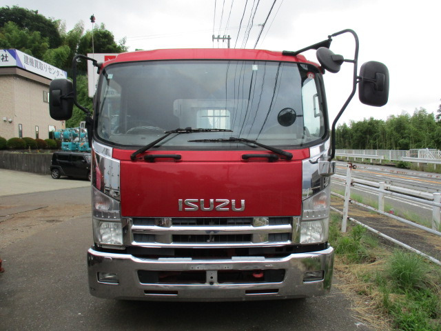Isuzu Forward 2