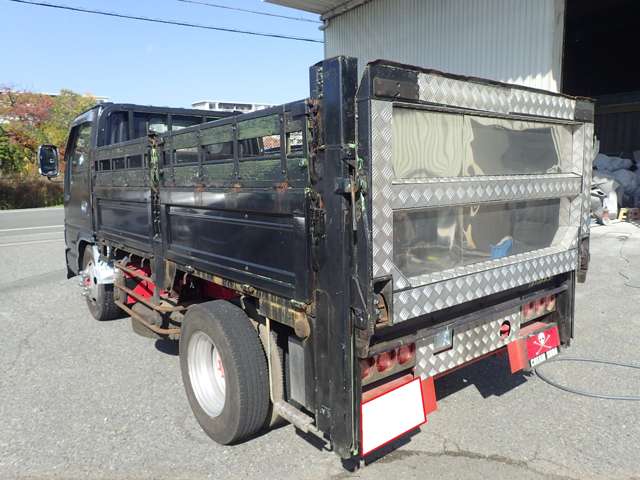Isuzu Elf 4