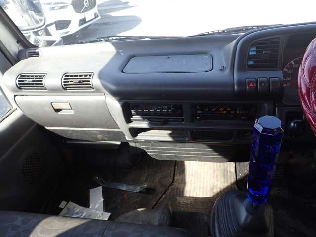 Isuzu Elf 9