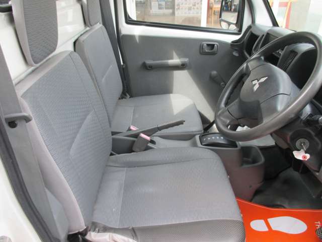 Mitsubishi Minicab Truck 11
