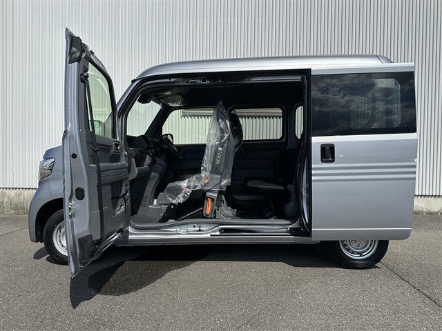 Honda N-VAN 8