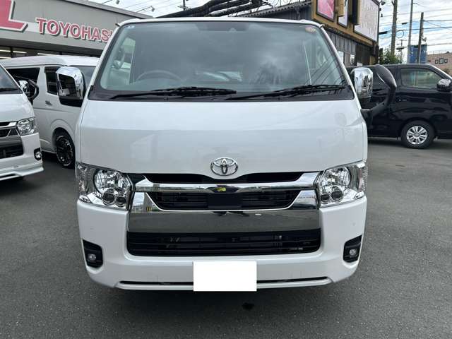 Toyota Hiace Van 3
