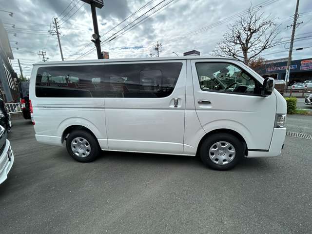 Toyota Hiace Van 5
