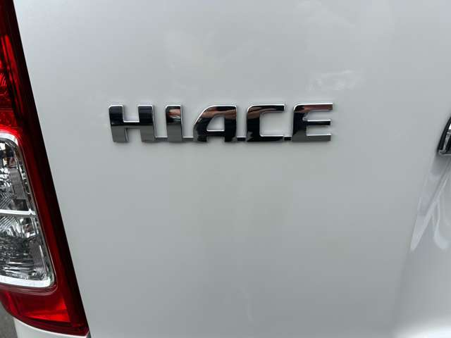 Toyota Hiace Van 8