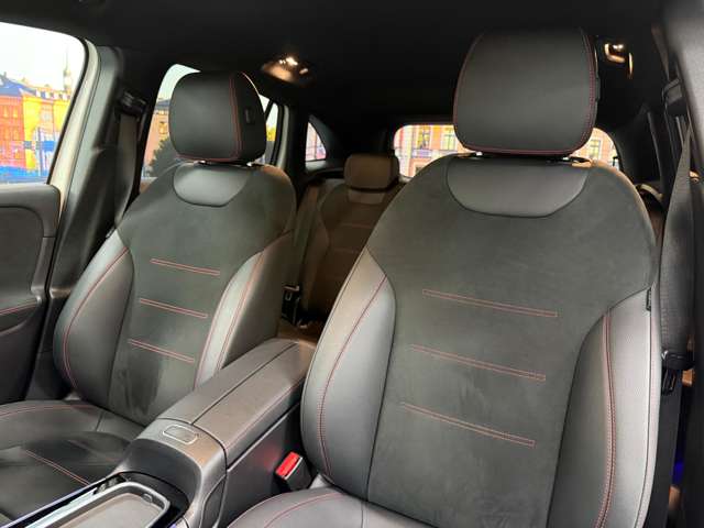Mercedes-Benz GLA-Class 2