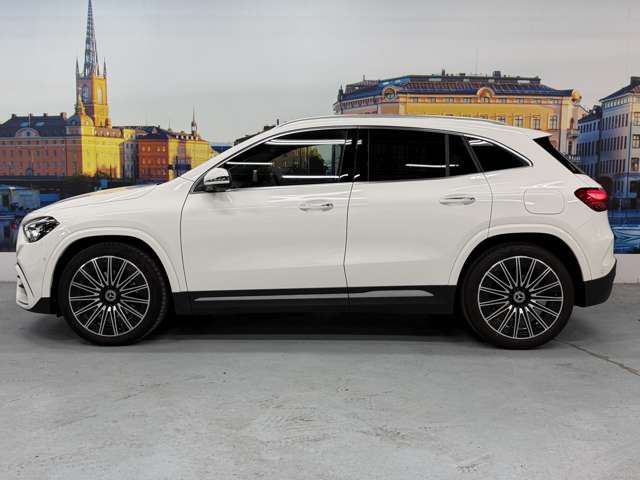 Mercedes-Benz GLA-Class 9