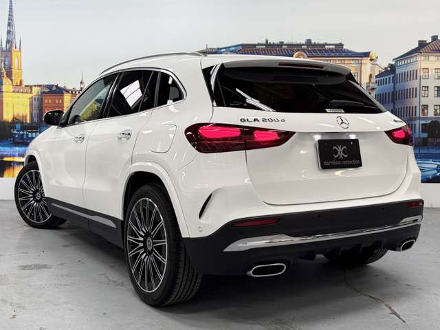 Mercedes-Benz GLA-Class 10