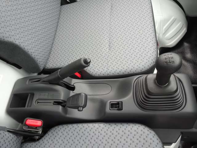 Nissan Clipper Truck 6