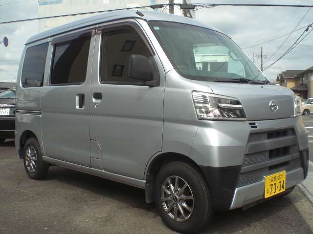 Daihatsu Hijet Cargo 3
