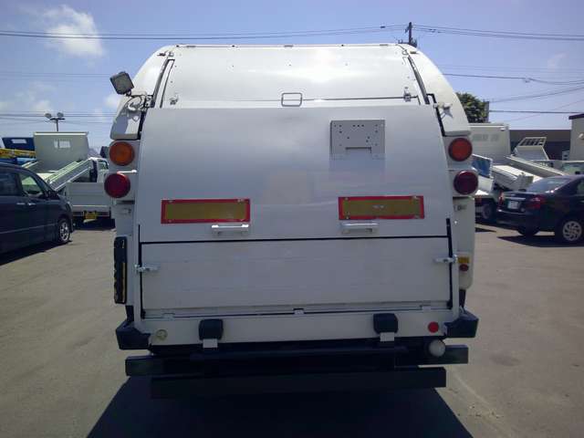 Mitsubishi Fuso Fighter 6