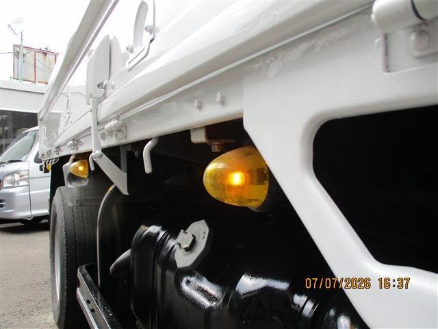 Isuzu Elf 12