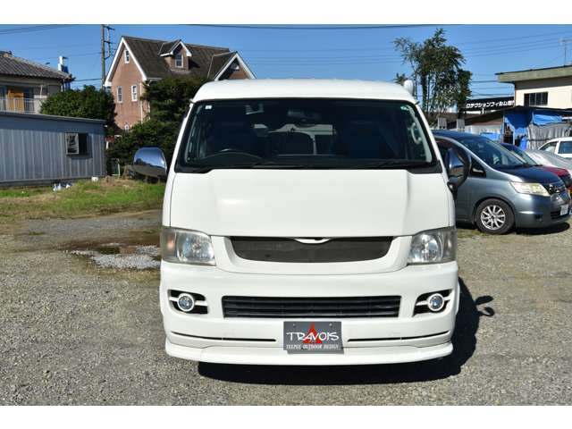 Toyota Hiace 2