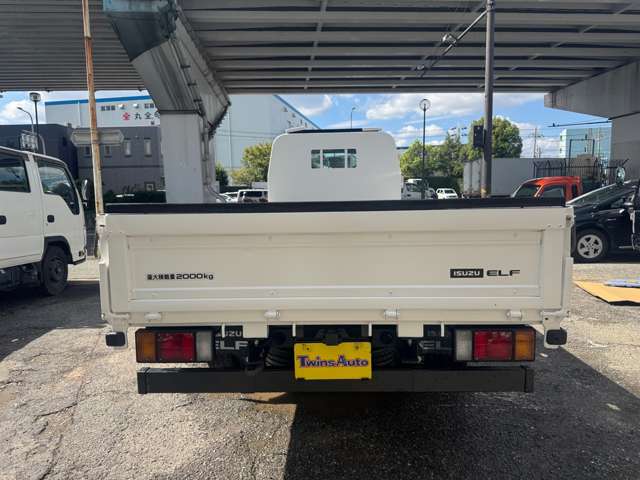 Isuzu Elf 4