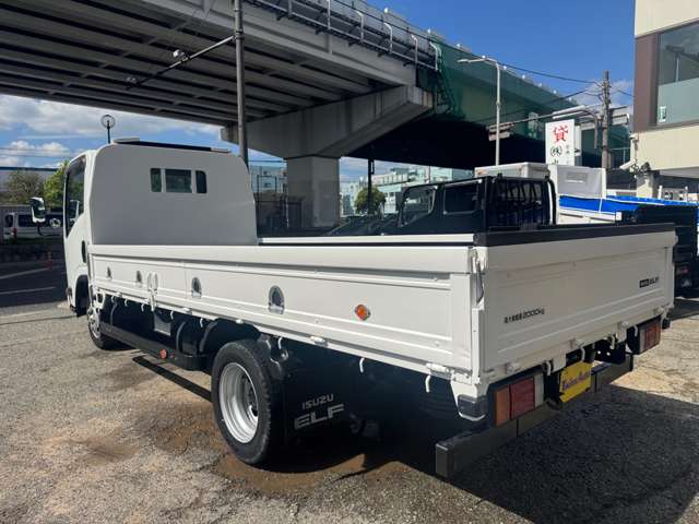 Isuzu Elf 6