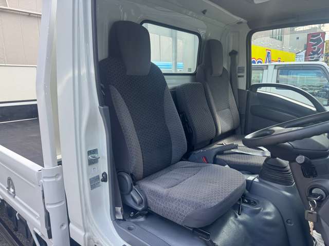 Isuzu Elf 7