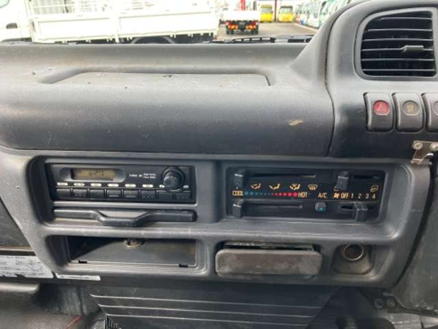 Isuzu Elf 12