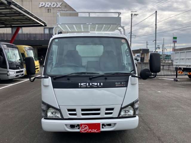 Isuzu Elf 4