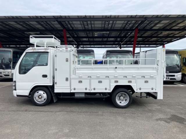 Isuzu Elf 6