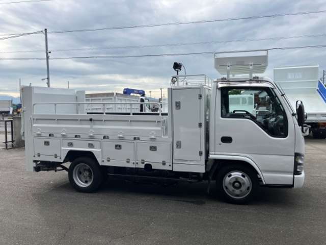 Isuzu Elf 9