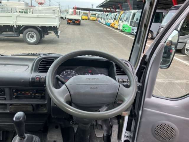 Isuzu Elf 10