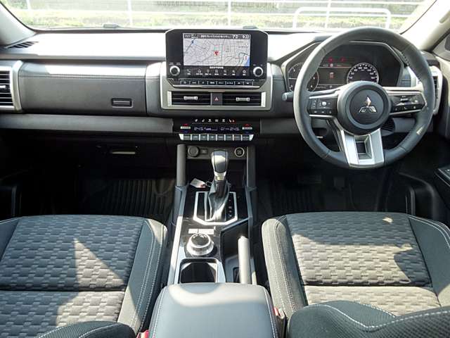 Mitsubishi Triton 2