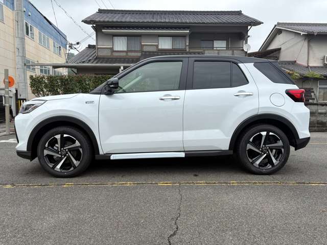 Daihatsu Rocky 6