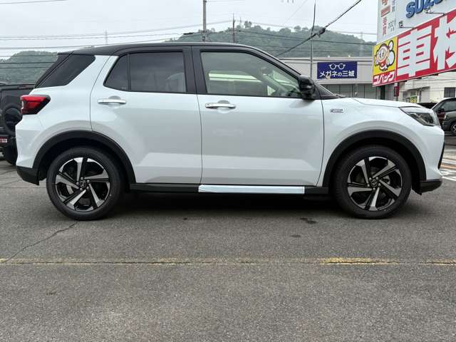 Daihatsu Rocky 8
