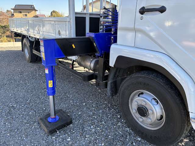 Mitsubishi Fuso Fighter 12