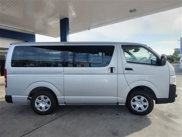 Toyota Hiace Van 4