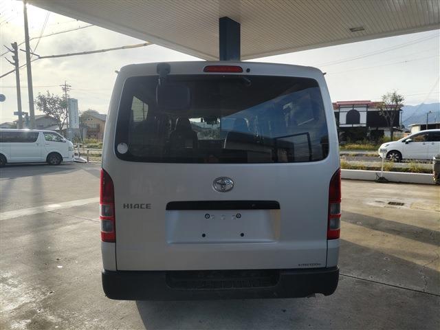 Toyota Hiace Van 6