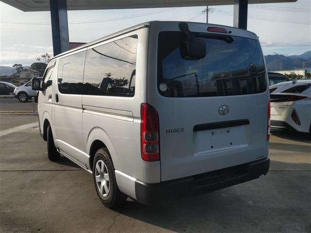 Toyota Hiace Van 7