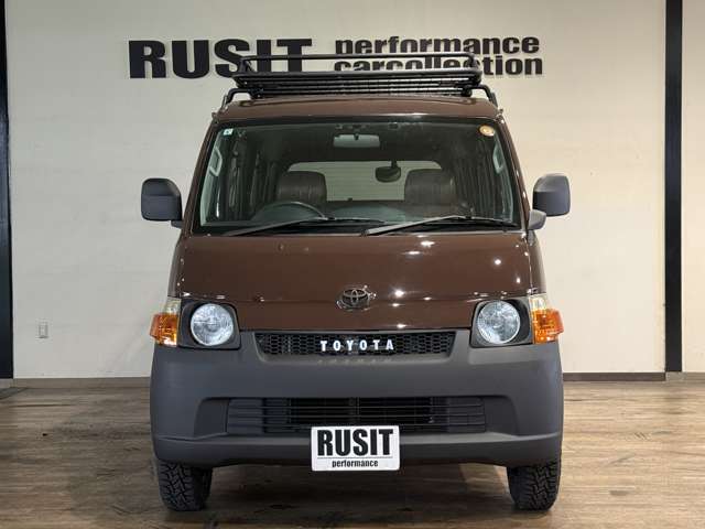 Toyota Light Ace Van 10