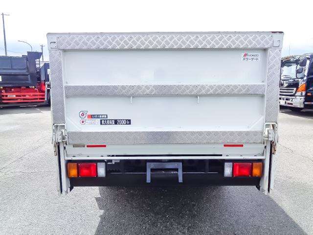 Isuzu Elf 7