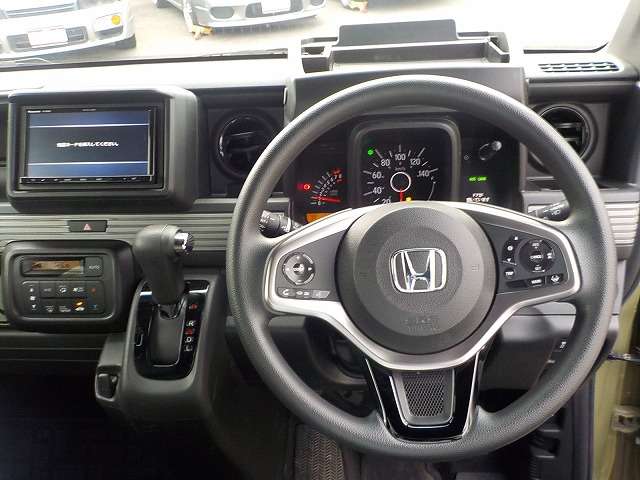 Honda N-VAN 12