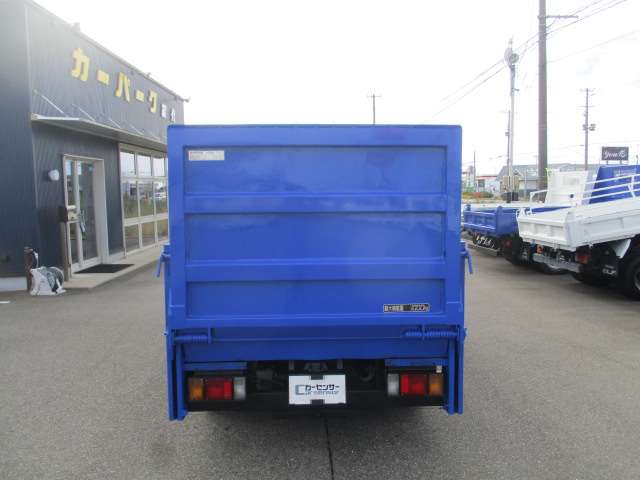 Isuzu Elf 6