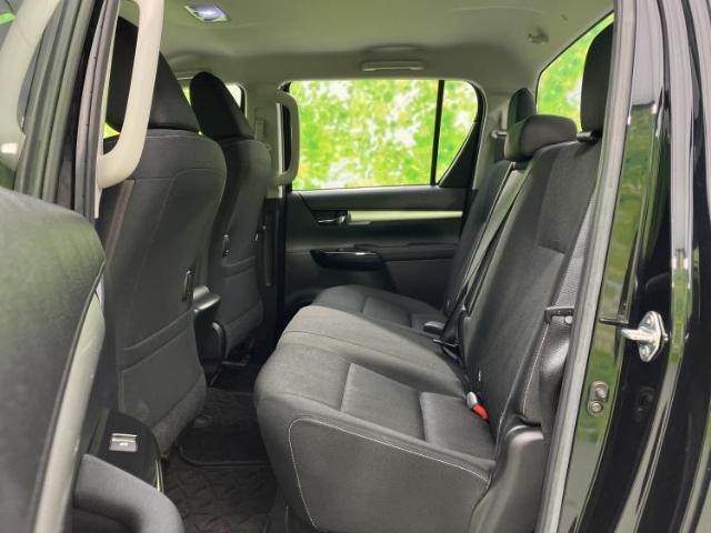 Toyota Hilux 9
