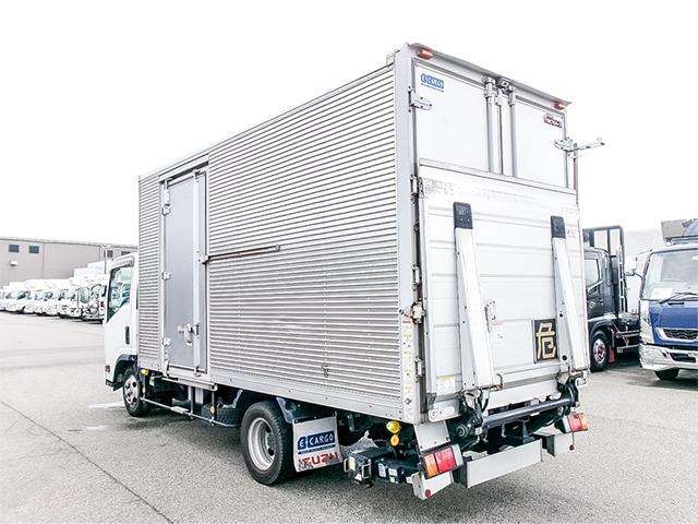 Isuzu Elf 6