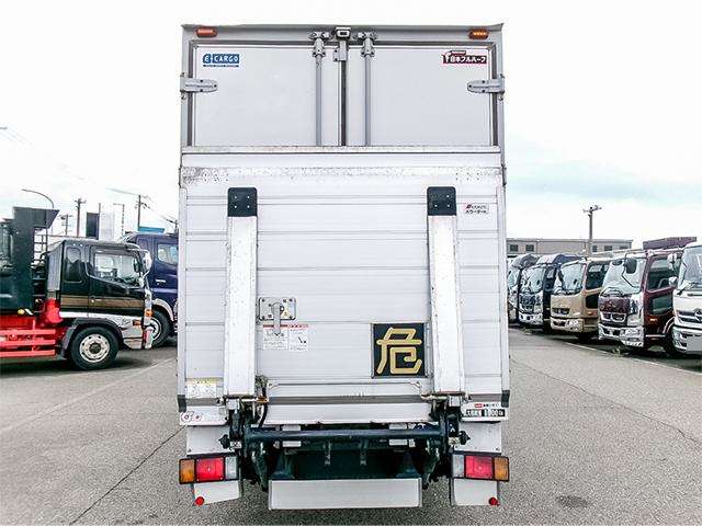 Isuzu Elf 7