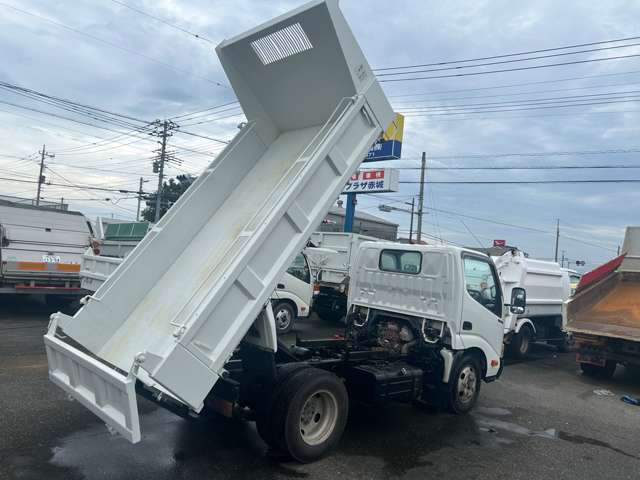 Hino Dutro 5
