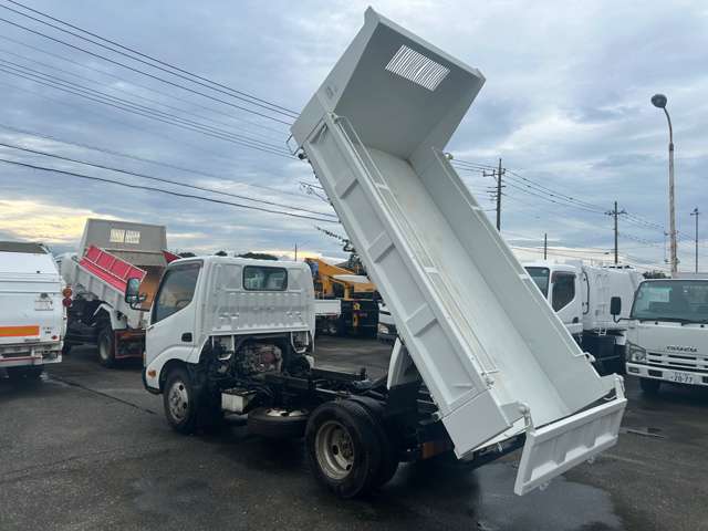 Hino Dutro 7