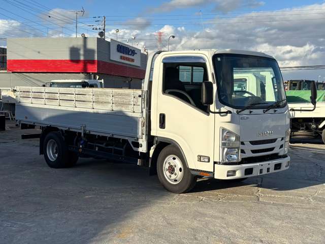 Isuzu Elf 3