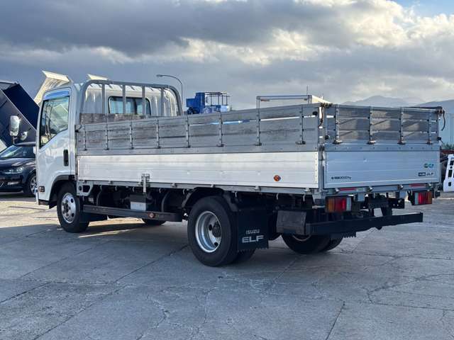 Isuzu Elf 6