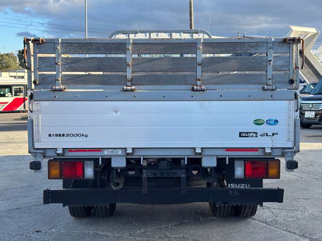 Isuzu Elf 8