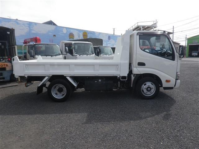 Hino Dutro 4