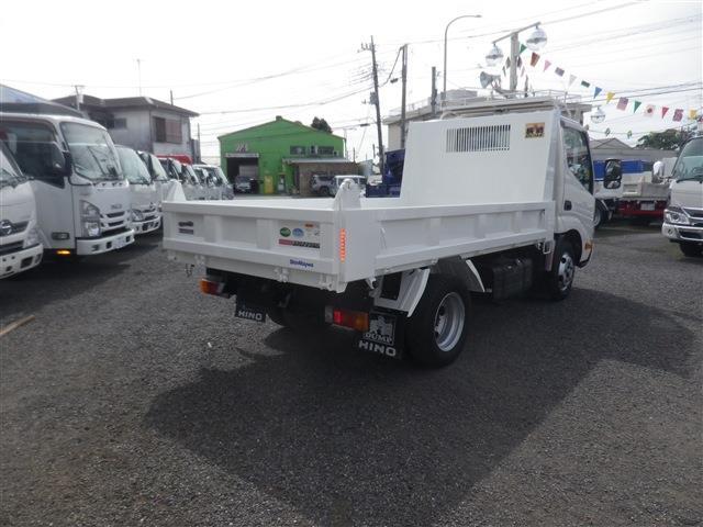 Hino Dutro 5