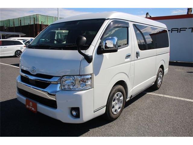 Toyota Hiace Van 13