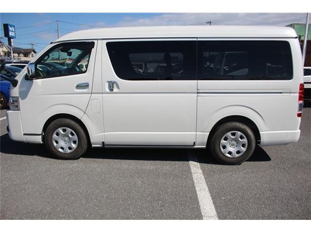 Toyota Hiace Van 9