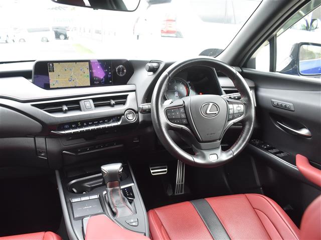 Lexus UX 9